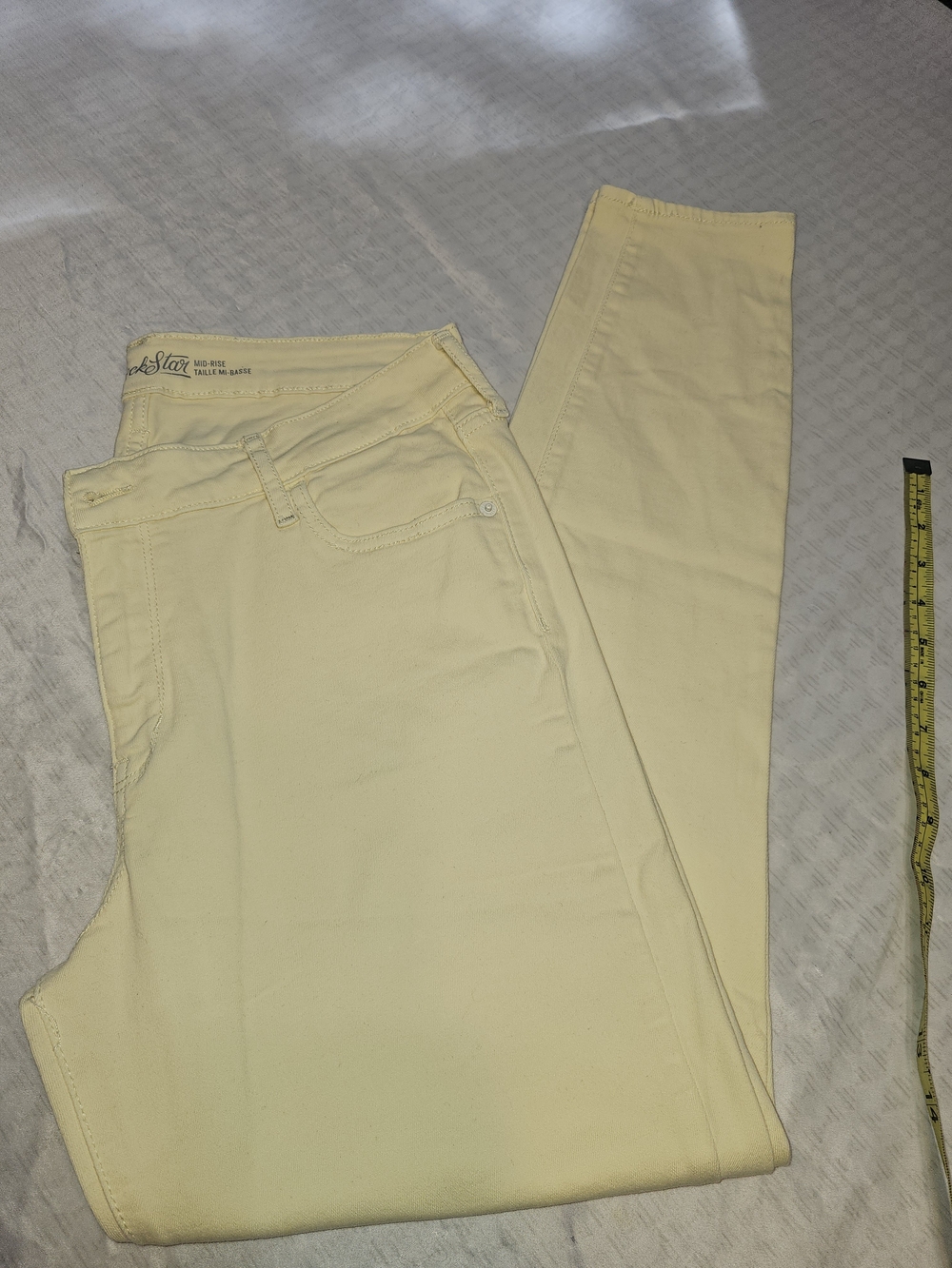 Old Navy Butter Yellow Skinny Jeans 14